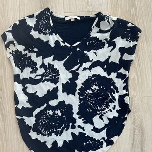 LOFT Blue and White Floral Short Sleeve Top